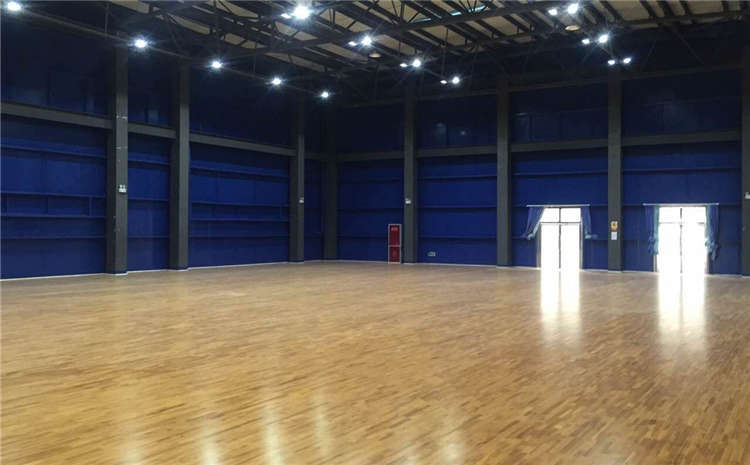 拼接板實(shí)木運(yùn)動(dòng)地板哪個(gè)牌子好？