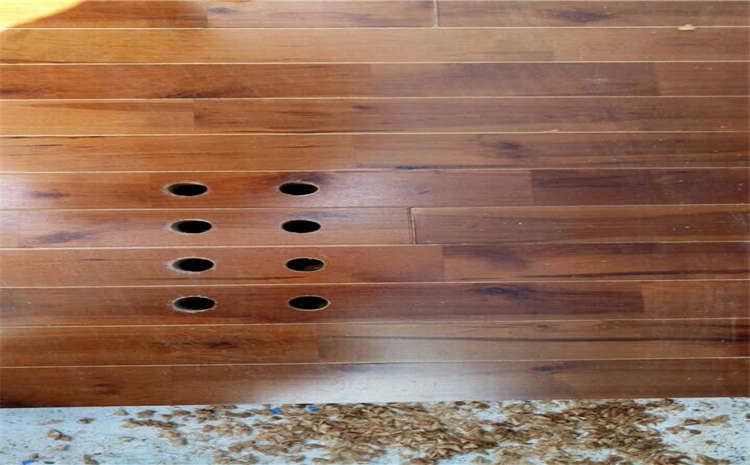 專業的籃球館木地板怎么維修？