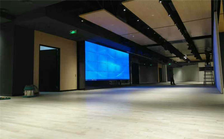 五角楓籃球運動地板廠**哪**好?