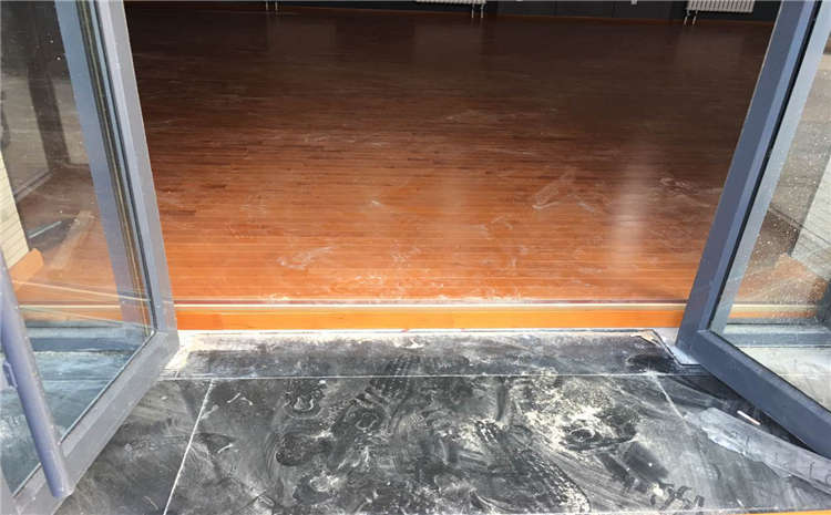 24厚運(yùn)動籃球地板一平米價格