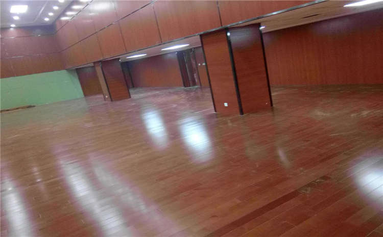 劇院舞臺鋪裝什么材料？