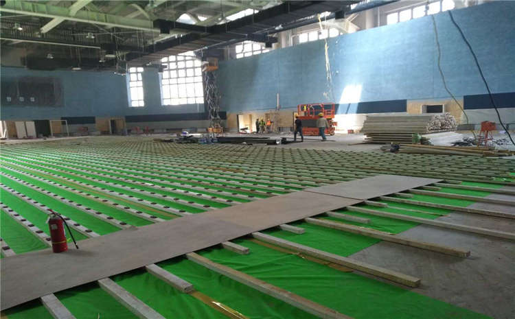 松木體育館木地板造價是的多少？