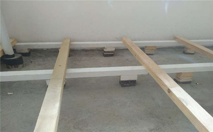 學(xué)校運(yùn)動(dòng)籃球地板怎么維修？