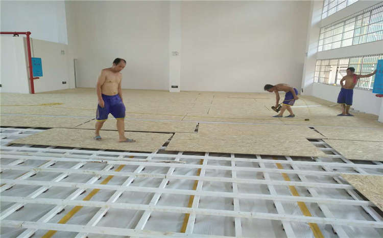 橡膠木NBA籃球場木地板主輔龍骨結(jié)構(gòu)