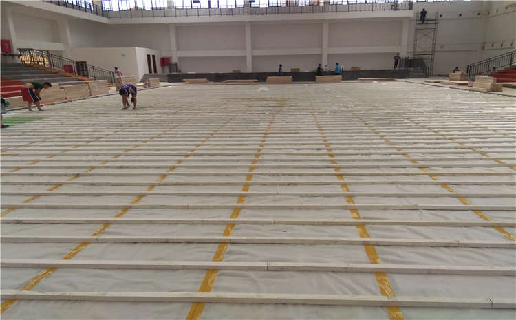 室內(nèi)體育木地板怎么安裝