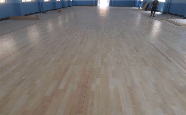 體育館木地板咯吱響怎么處理更好？