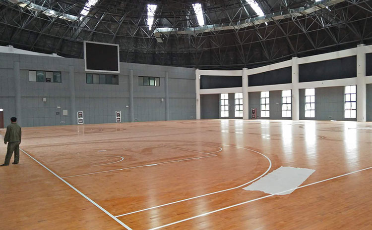 學校舞臺實木地板怎么翻新？