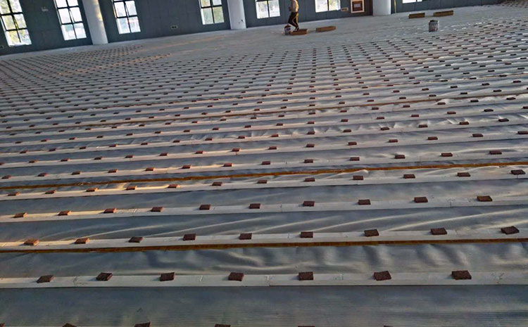 學校風雨操場地板一般多少錢？