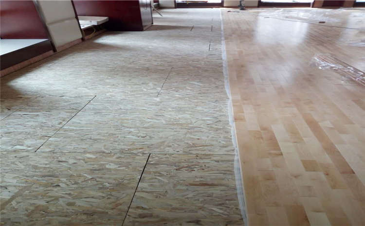 專業(yè)實(shí)木運(yùn)動(dòng)地板多少錢合適