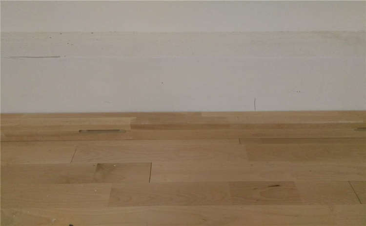 橡膠木籃球場實(shí)木地板廠家去哪找？