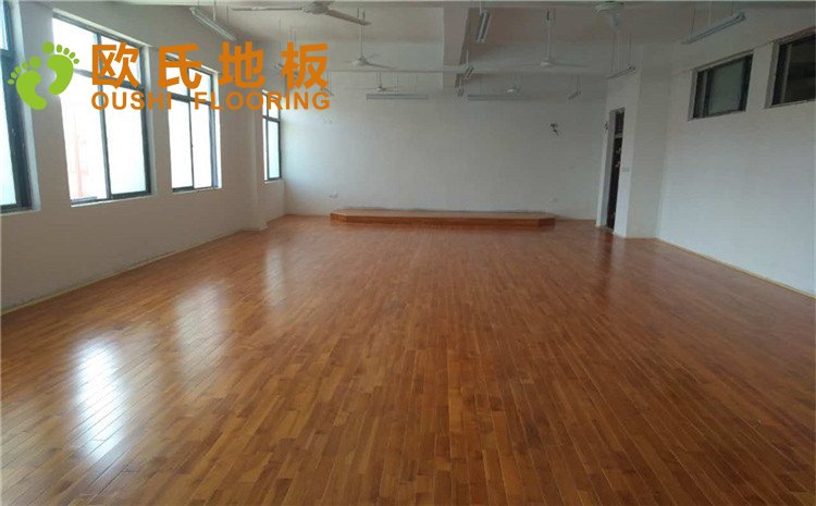 江西鷹潭第五中學舞蹈室木地板案例