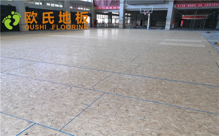 福建龍巖羅龍西路269號(hào)籃球館木地板圖片