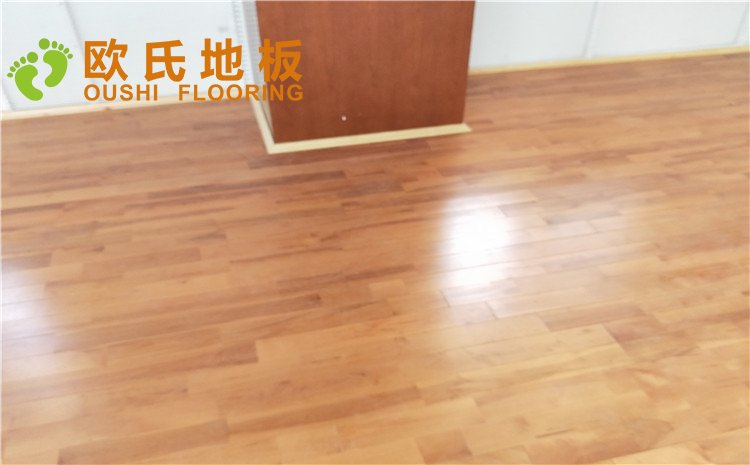 德清求是高級(jí)中學(xué)體育館木地板案例