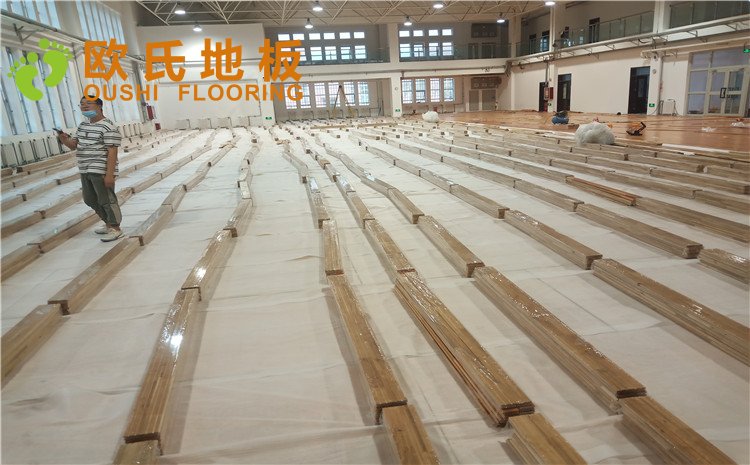 烏魯木齊市烏蘇市南區(qū)第二中學(xué)體育館木地板項(xiàng)目——?dú)W氏實(shí)木運(yùn)動(dòng)地板